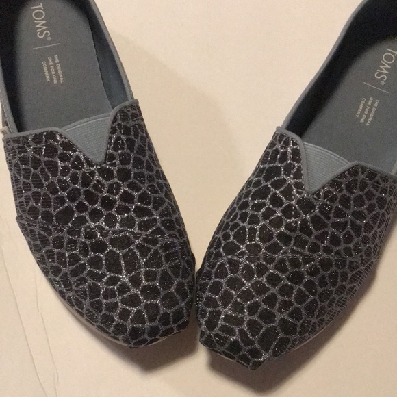 Tom’s Shoes W 9.5 Blue Sparkling Pattern - never worn - Picture 3 of 12